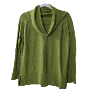 679. TAHARI Kelly green,cowl neck, 100% extra fine Merino wool sweater, Size L